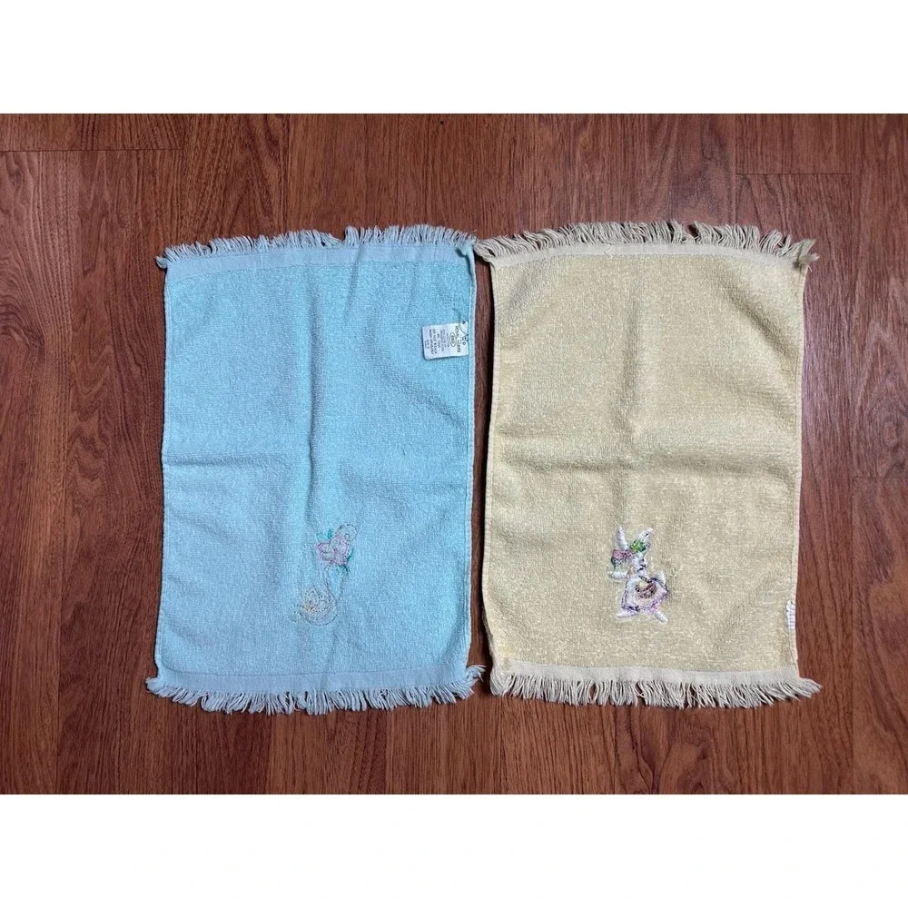 Vintage Royal Terry Towels w Embroidered Easter Bunny‎ & Egg EUC Set Of 2